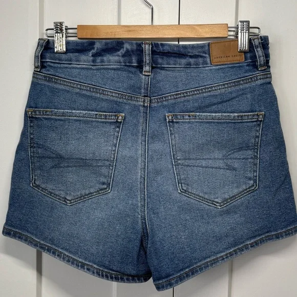 American Eagle Denim High Rise Mom Shorts, Size 6 - Picture 3 of 4